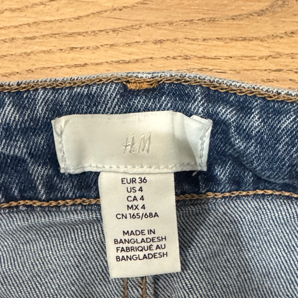 H&M Women's Straight Leg Blue Jeans - Picture 2 of 4